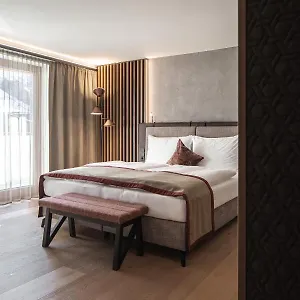 Hotel Salzburg, Saalbach
